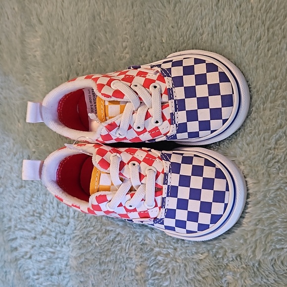 Toddler Vans Size 5 NWOT - Picture 2 of 3